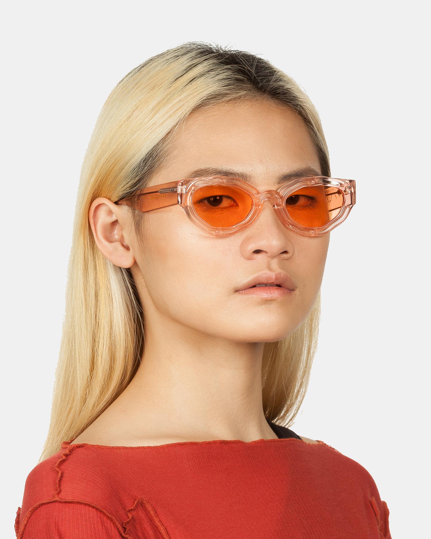LOOSECAMELSunglasses_DayTripping_Pink_ElexaSide