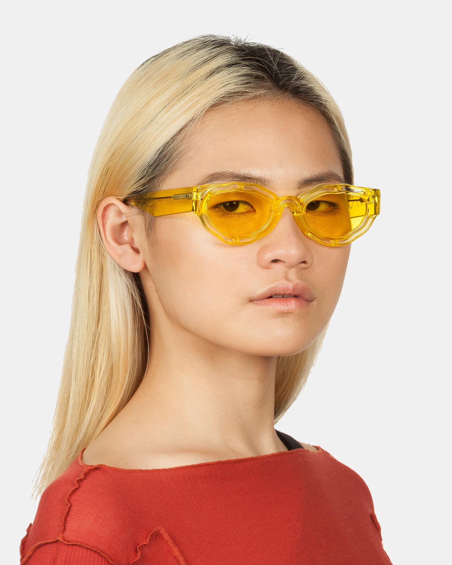 LOOSECAMELSunglasses_DayTripping_Yellow_ElexaSide